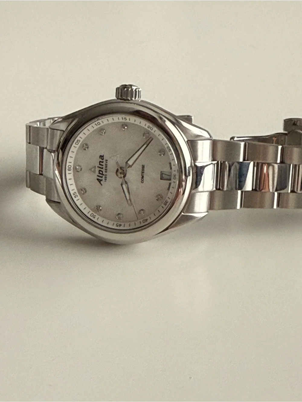 Alpina Comtesse 34mm Mother of Pearl with Diamonds - Picture 5 of 7